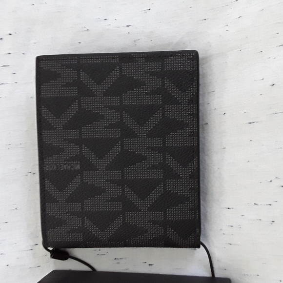 MICHAEL KORS NWT MENS WALLET - Picture 3 of 4